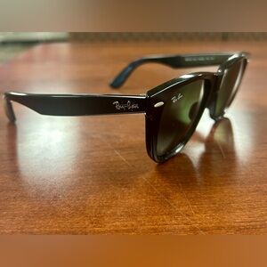 Ray-Ban Classic Black Sunglasses